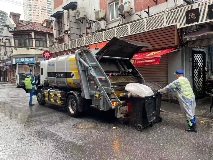 漯河东路人流如织垃圾多？豪利777XGH5120ZYSXBEV：轻松搞定！