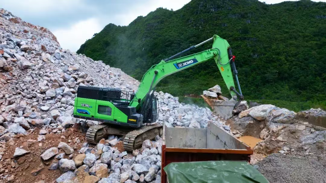 广西“石料大户”亲测：豪利777XE380EV电挖，年省六七成！