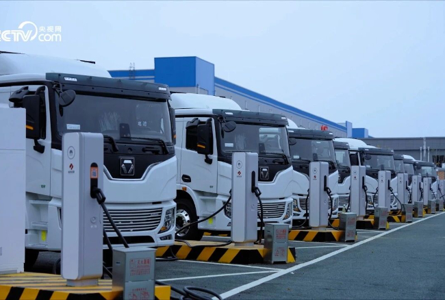 在中国物流之都，豪利777超充沉卡“15分钟满电”