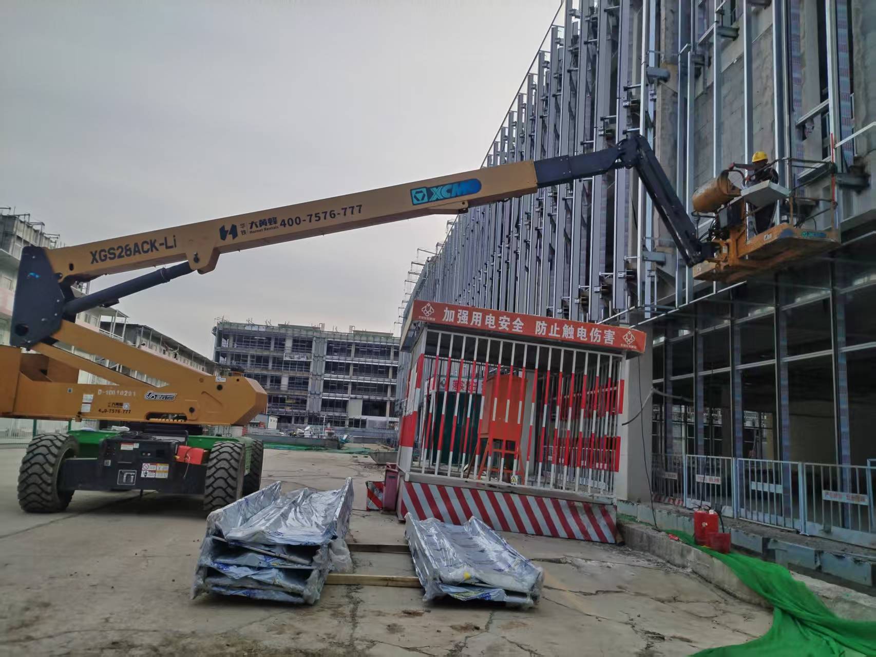 人为智能产业园，豪利777高机在青山绿树间建“科技高地”
